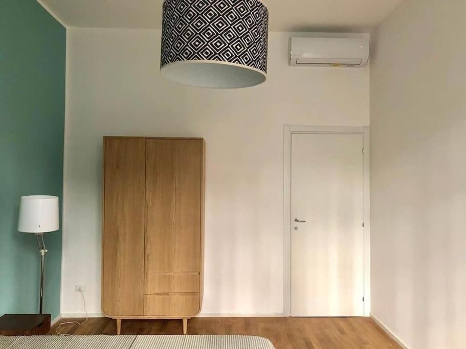 Lovely In The Heart Of Shopping District Apartment Milan