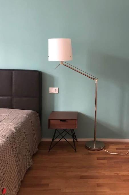 Lovely In The Heart Of Shopping District Apartment *