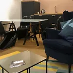 Lovely Suite In The Heart Of Shopping District